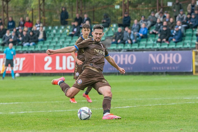 湖人三巨头狂轰85+21+25，战胜灰熊创造历史第一！.